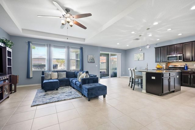 11204 COVENTRY GROVE CIRCLE, Lithia, FL 33547