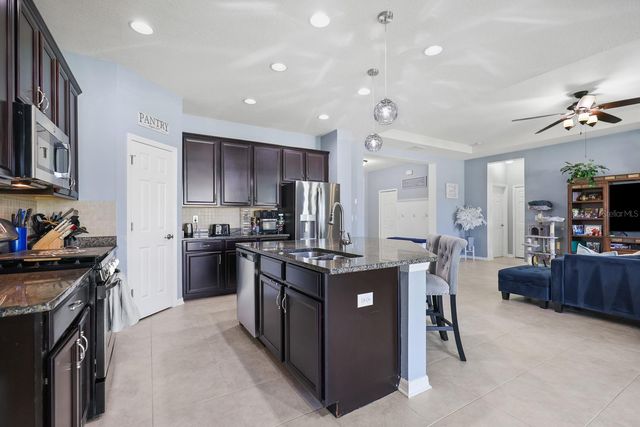 11204 COVENTRY GROVE CIRCLE, Lithia, FL 33547