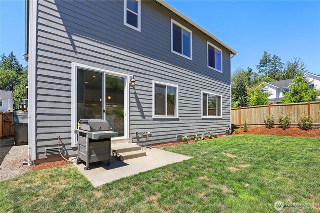 740 SE Nordmann Loop, Port Orchard, WA 98366