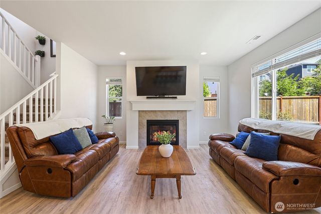 740 SE Nordmann Loop, Port Orchard, WA 98366