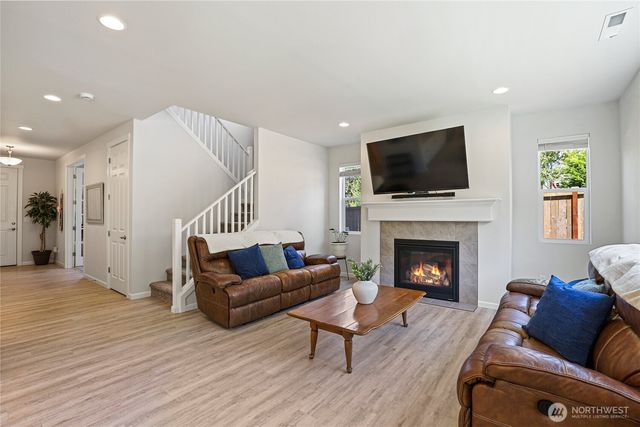 740 SE Nordmann Loop, Port Orchard, WA 98366