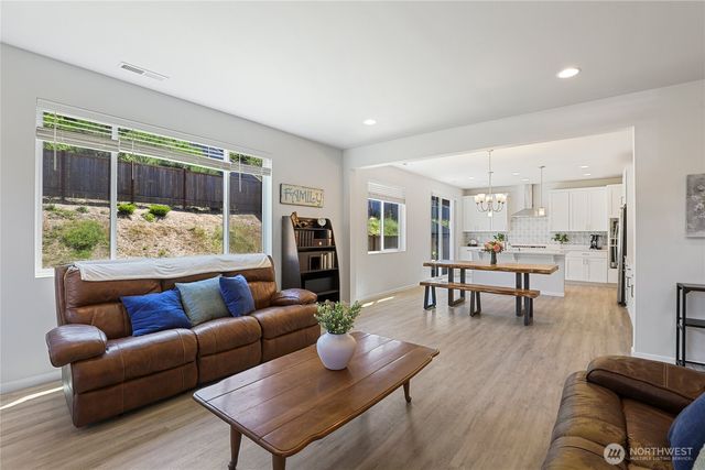740 SE Nordmann Loop, Port Orchard, WA 98366