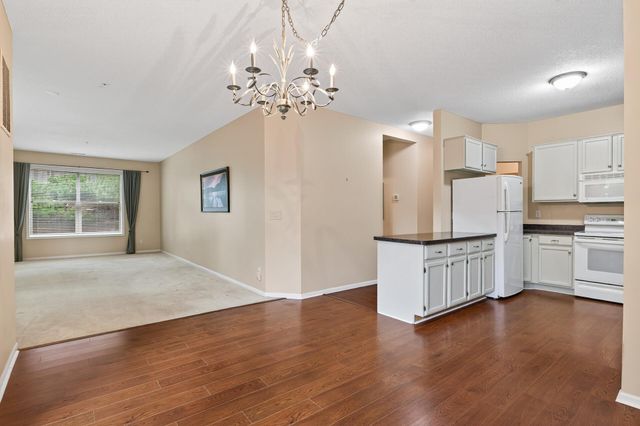 1941 Ford Parkway 102, Saint Paul, MN 55116