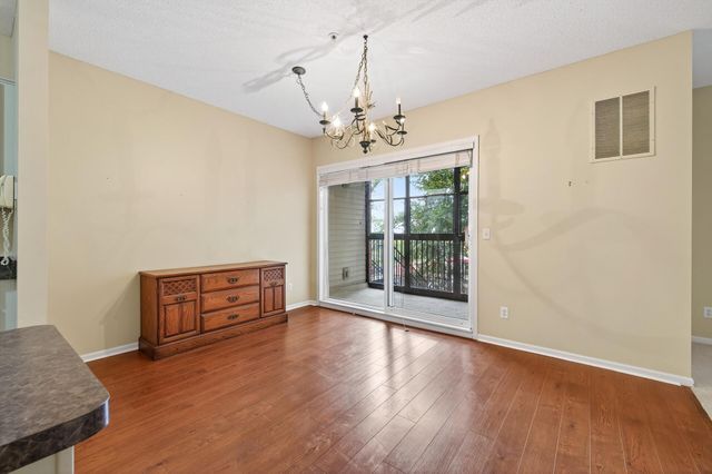 1941 Ford Parkway 102, Saint Paul, MN 55116