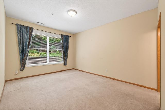 1941 Ford Parkway 102, Saint Paul, MN 55116