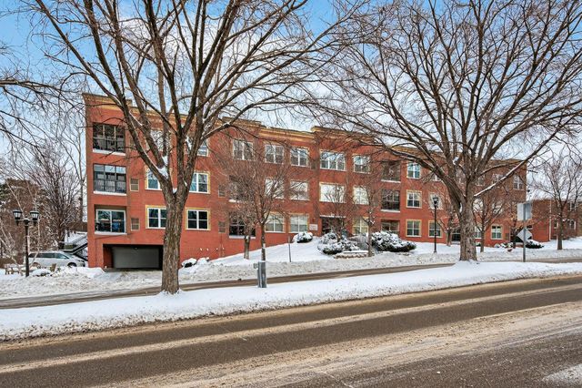 1941 Ford Parkway 102, Saint Paul, MN 55116