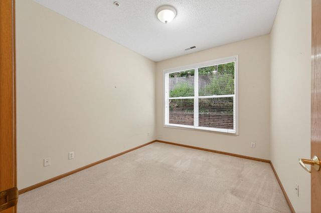 1941 Ford Parkway 102, Saint Paul, MN 55116