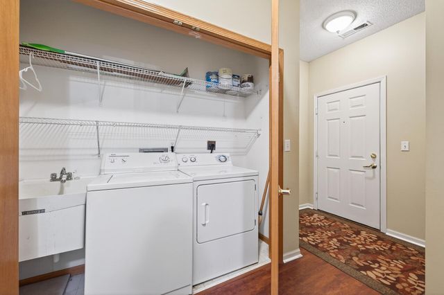 1941 Ford Parkway 102, Saint Paul, MN 55116