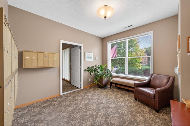 1941 Ford Parkway 102, Saint Paul, MN 55116