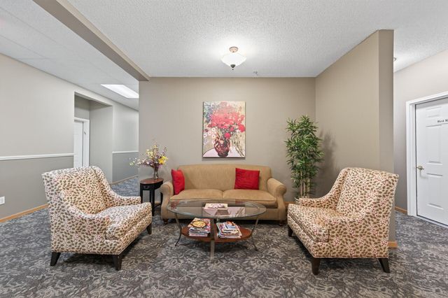 1941 Ford Parkway 102, Saint Paul, MN 55116