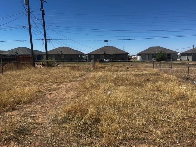 806 Vanda Avenue, Lubbock, TX 79403