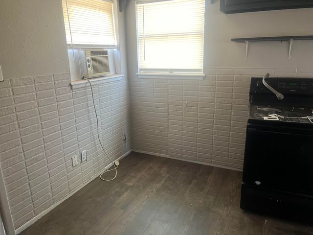 806 Vanda Avenue, Lubbock, TX 79403