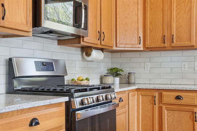 9936 Scott Avenue N, Brooklyn Park, MN 55443