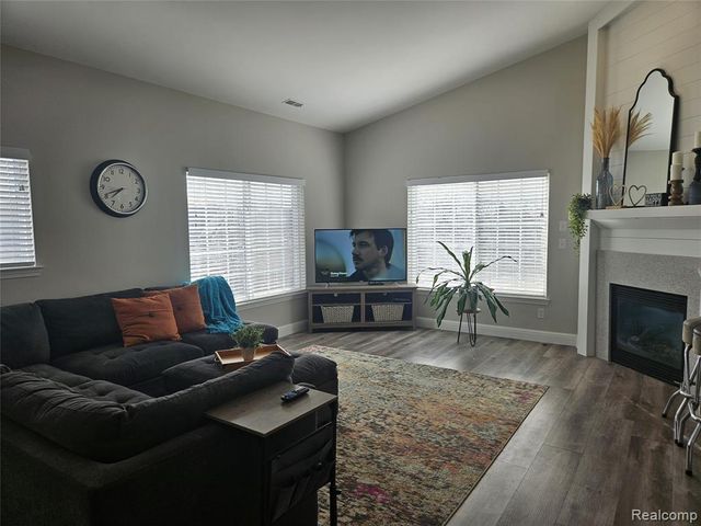 42627 Park Cresent Drive 36, Sterling Heights, MI 48313