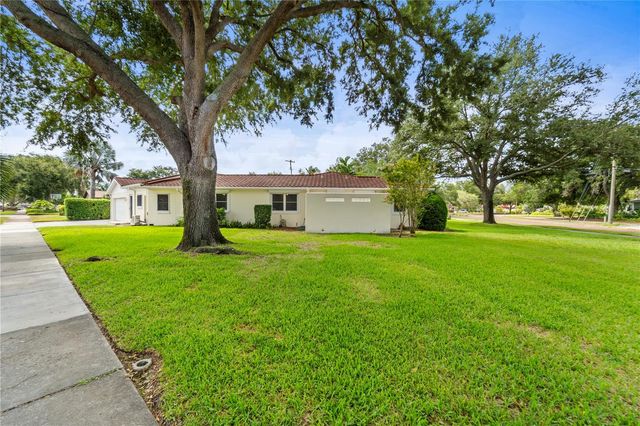 725 61ST STREET N, St Petersburg, FL 33710