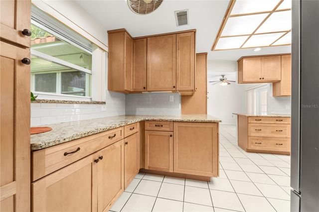 725 61ST STREET N, St Petersburg, FL 33710