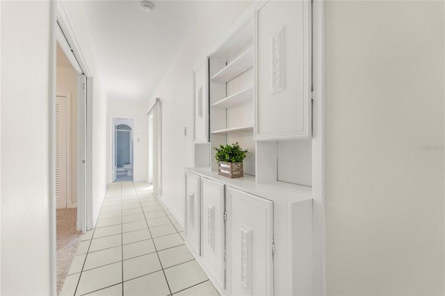 725 61ST STREET N, St Petersburg, FL 33710