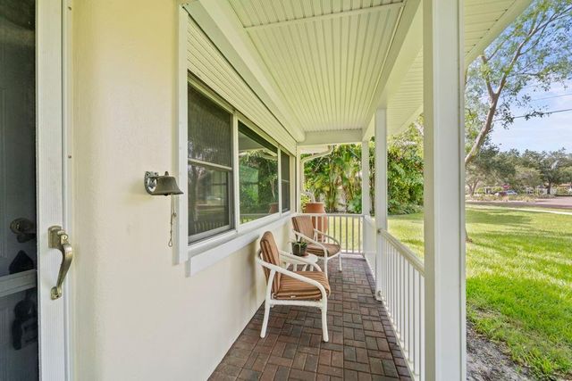 725 61ST STREET N, St Petersburg, FL 33710