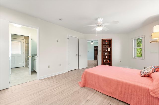 725 61ST STREET N, St Petersburg, FL 33710