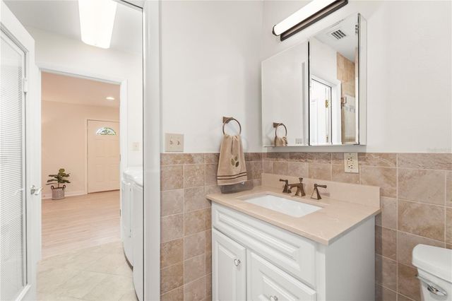 725 61ST STREET N, St Petersburg, FL 33710