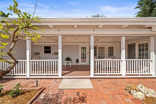 725 61ST STREET N, St Petersburg, FL 33710