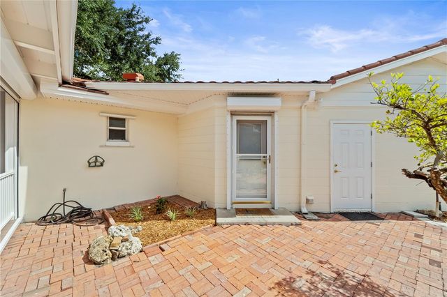725 61ST STREET N, St Petersburg, FL 33710