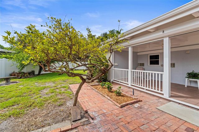 725 61ST STREET N, St Petersburg, FL 33710