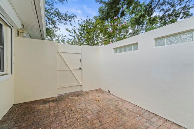 725 61ST STREET N, St Petersburg, FL 33710