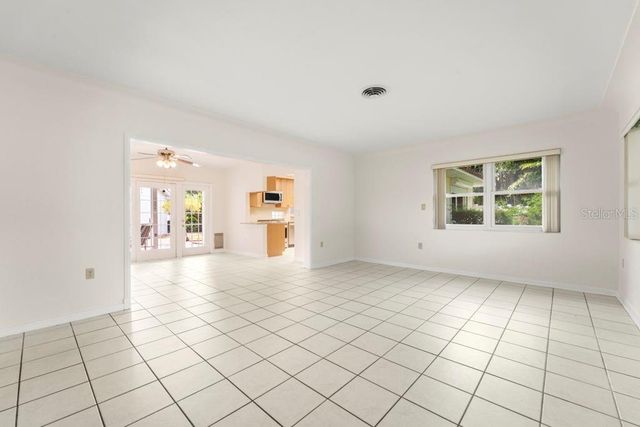 725 61ST STREET N, St Petersburg, FL 33710