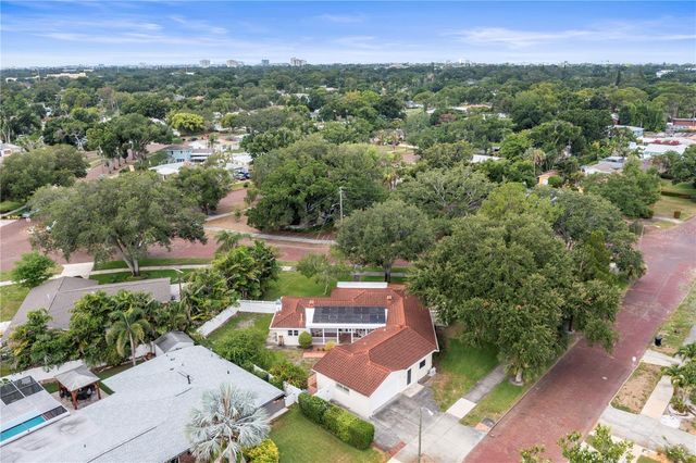 725 61ST STREET N, St Petersburg, FL 33710