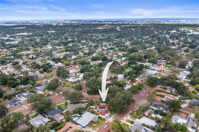 725 61ST STREET N, St Petersburg, FL 33710