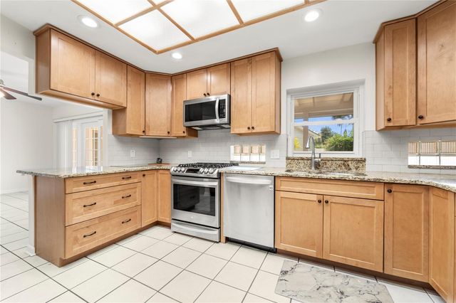 725 61ST STREET N, St Petersburg, FL 33710