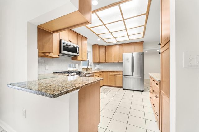 725 61ST STREET N, St Petersburg, FL 33710