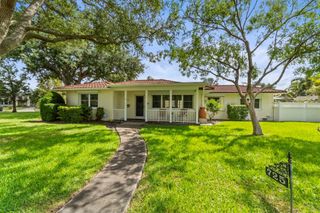 725 61ST STREET N, St Petersburg, FL 33710