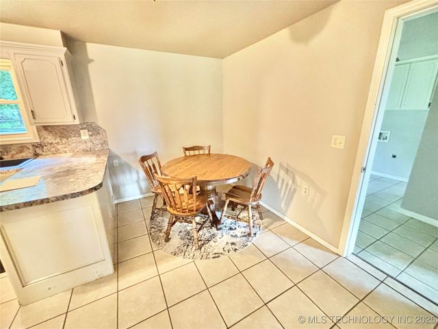 106 E Elk Road, Whitefield, OK 74472