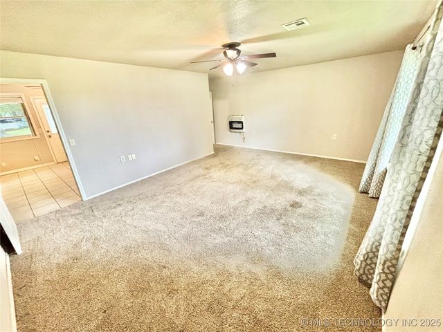 106 E Elk Road, Whitefield, OK 74472