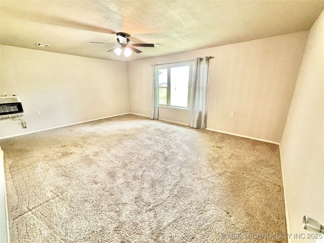 106 E Elk Road, Whitefield, OK 74472