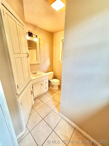 106 E Elk Road, Whitefield, OK 74472