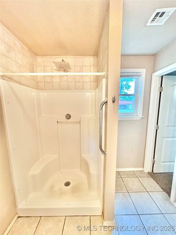 106 E Elk Road, Whitefield, OK 74472