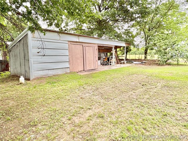 106 E Elk Road, Whitefield, OK 74472