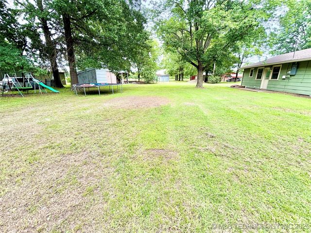 106 E Elk Road, Whitefield, OK 74472