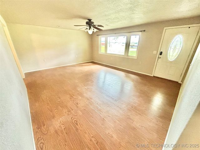 106 E Elk Road, Whitefield, OK 74472