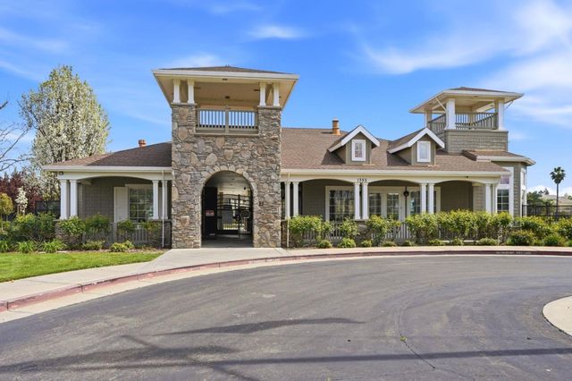 881 Tulare Drive, Tracy, CA 95304