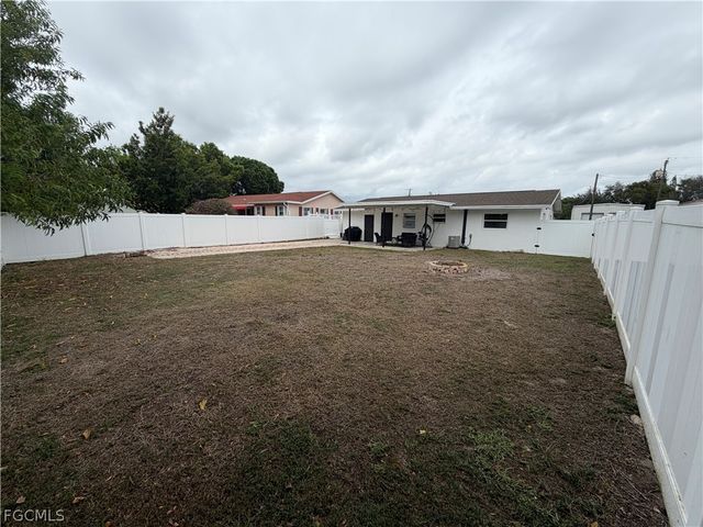 7430 Pine DR, Fort Myers, FL 33967
