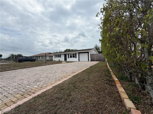 7430 Pine DR, Fort Myers, FL 33967