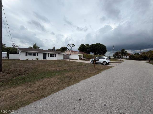 7430 Pine DR, Fort Myers, FL 33967