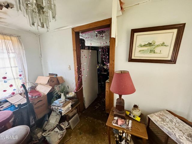 308 Northwest 7th Street, Coeburn, VA 24230