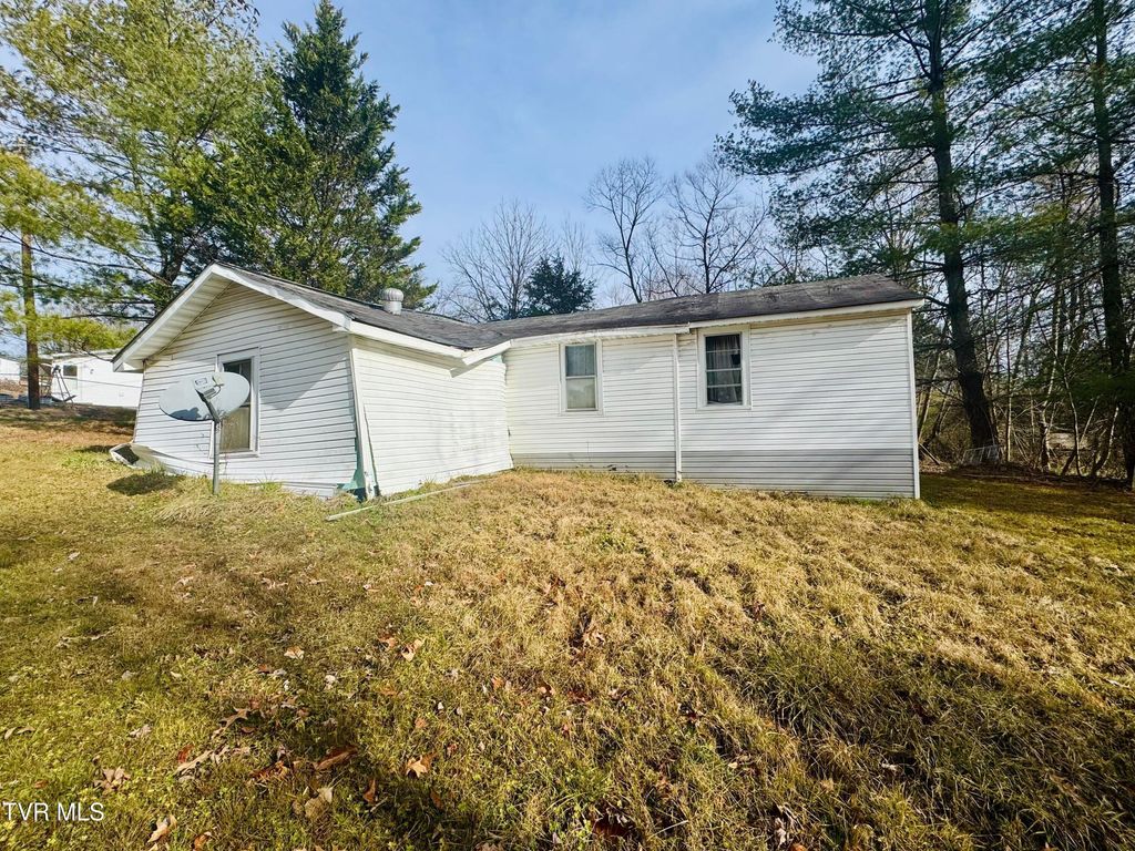 308 Northwest 7th Street, Coeburn, VA 24230