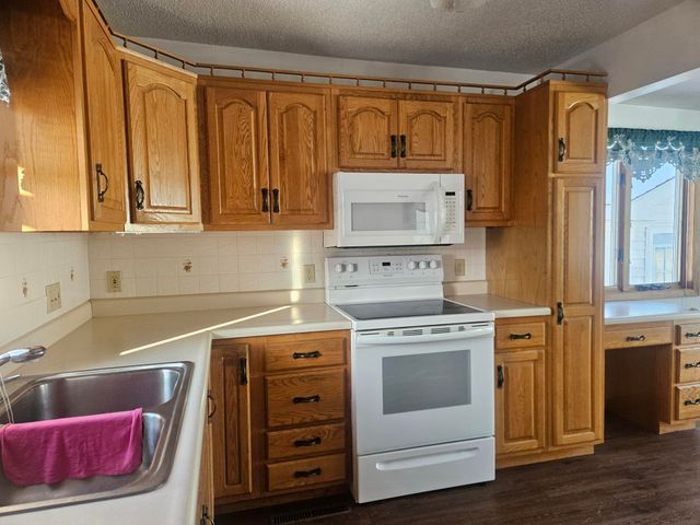 115 6th St. SW, Oelwein, IA 50662