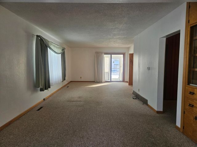 115 6th St. SW, Oelwein, IA 50662